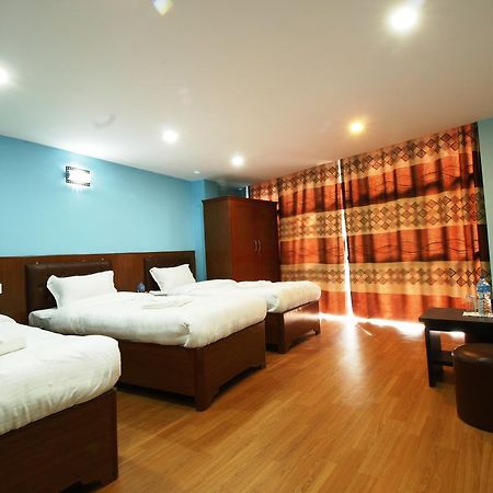 Everest Holiday Inn Kathmandu Bagian luar foto