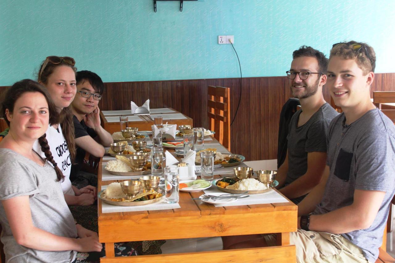 Everest Holiday Inn Kathmandu Bagian luar foto