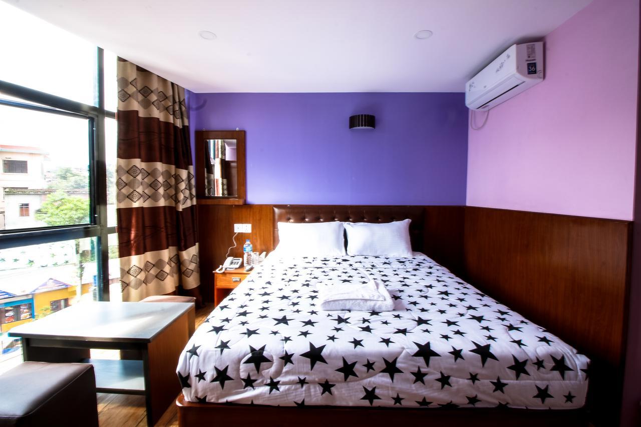 Everest Holiday Inn Kathmandu Bagian luar foto